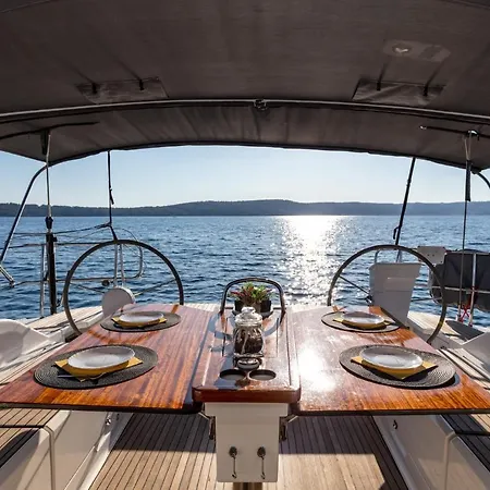 Botel Bavaria Cruiser 51- Lui *