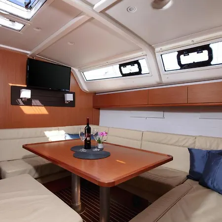 Botel Bavaria Cruiser 51- Lui *