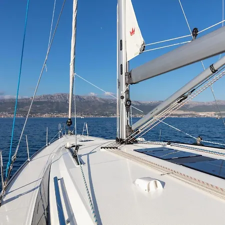 Botel Bavaria Cruiser 51- Lui
