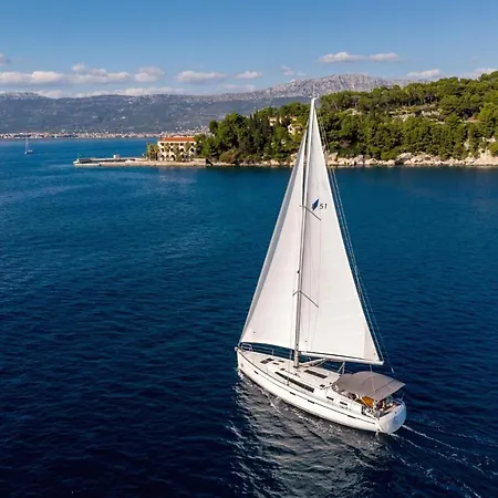 Botel Bavaria Cruiser 51- Lui
